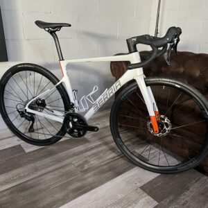 BERRIA BELADOR CARBON 105 G5301