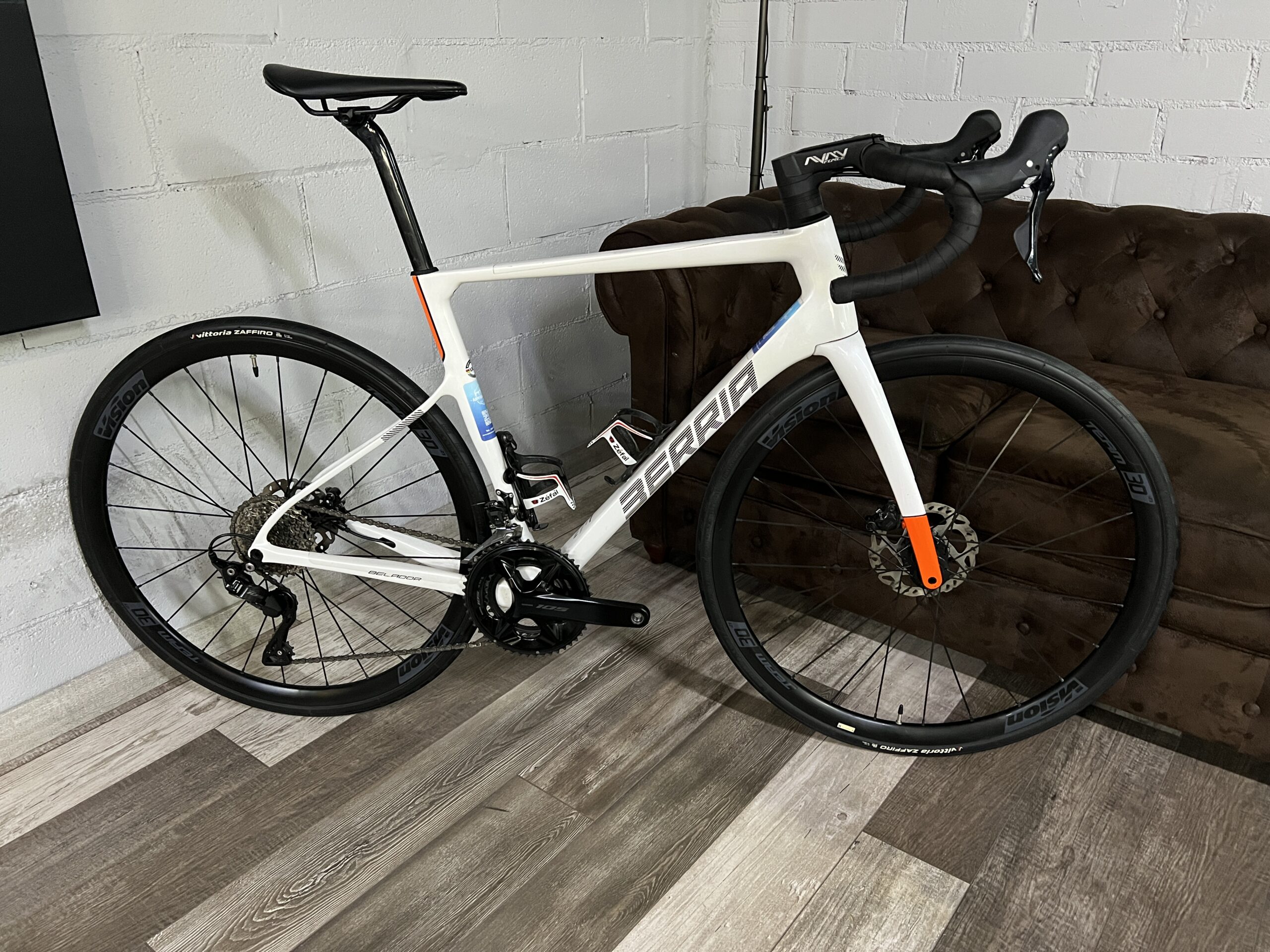 BERRIA BELADOR CARBON 105 G5502