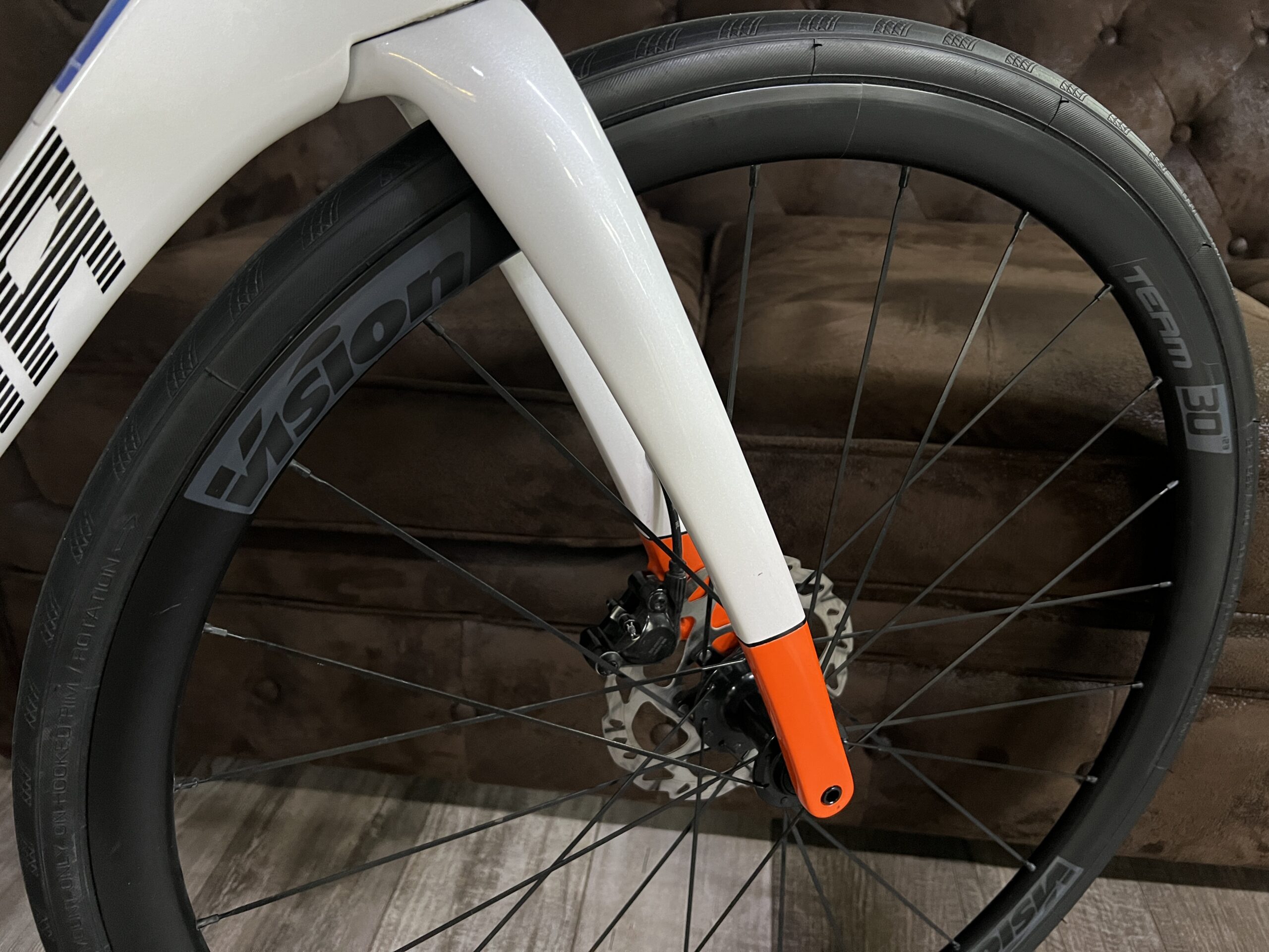 BERRIA BELADOR CARBON 105 G5502 - Imagen 17