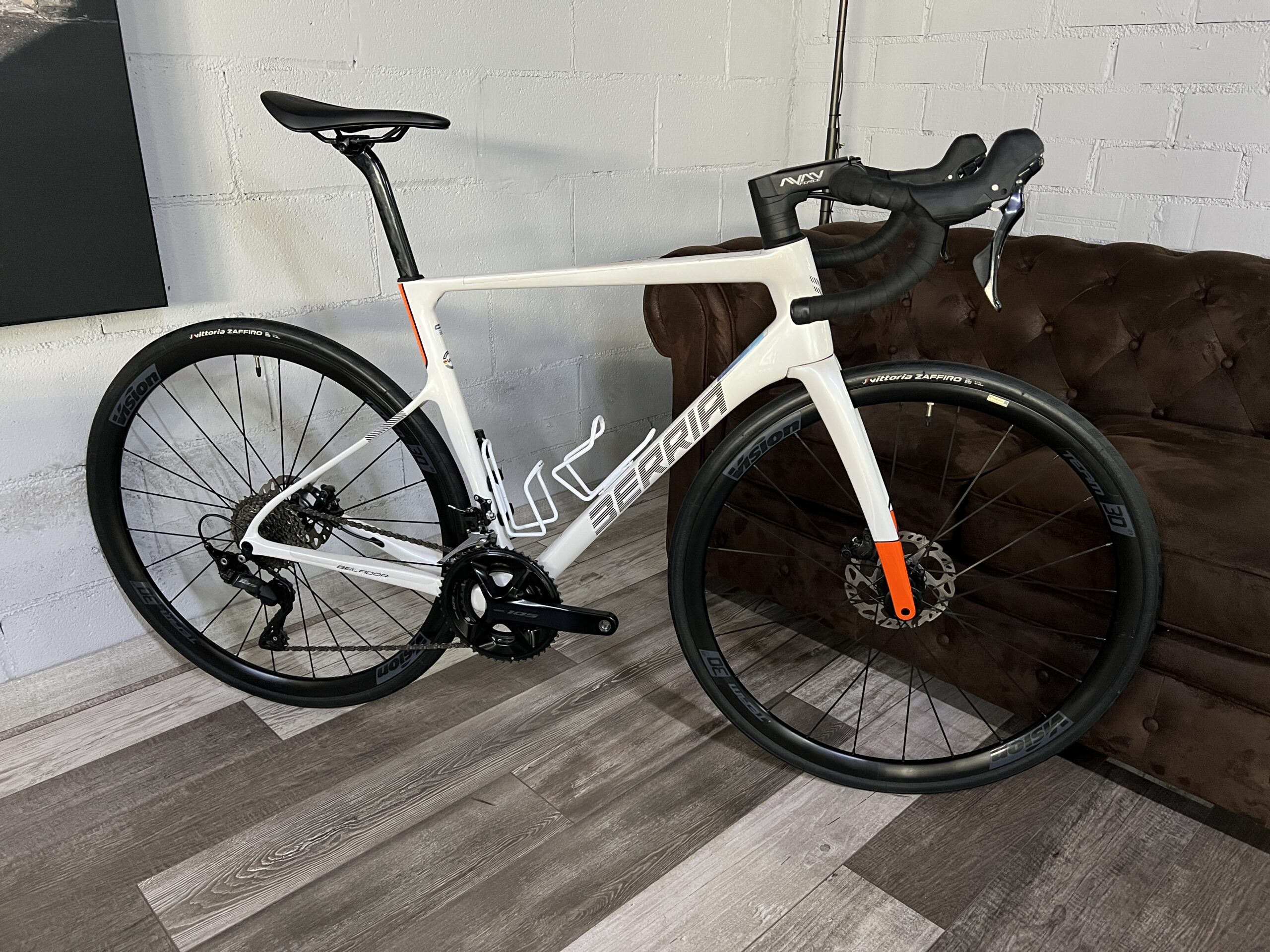BERRIA BELADOR CARBON 105 G5501