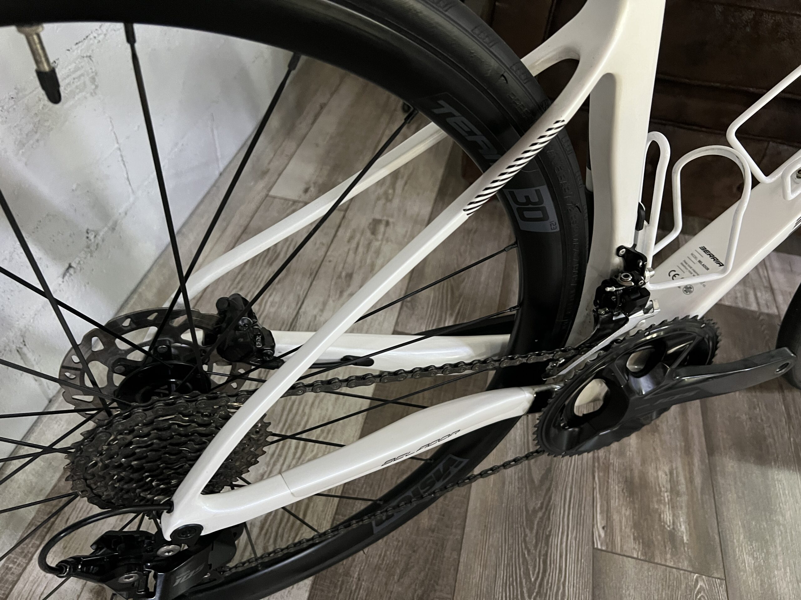 BERRIA BELADOR CARBON 105 G5501 - Imagen 19