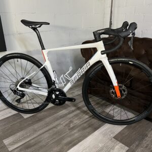 BERRIA BELADOR  CARBON 105 G5301