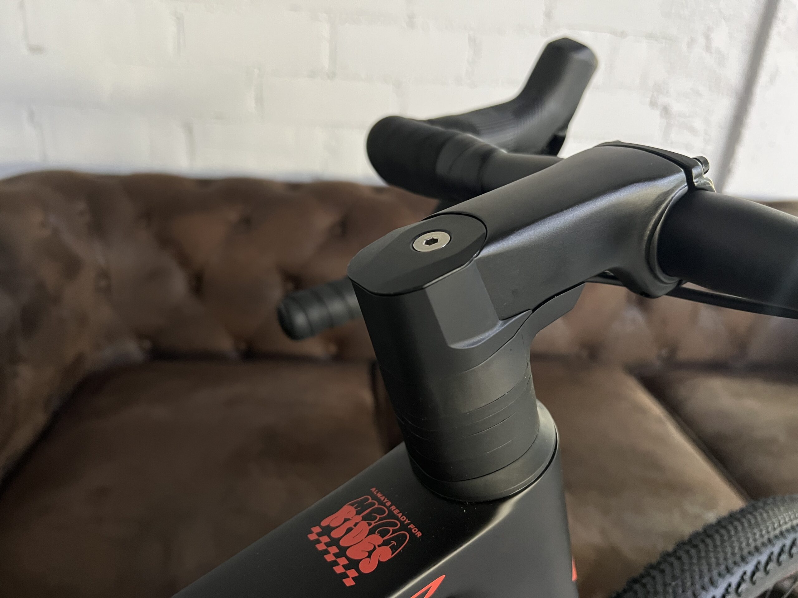 MEGAMO WEST 10 CARBON 2027 - Imagen 4
