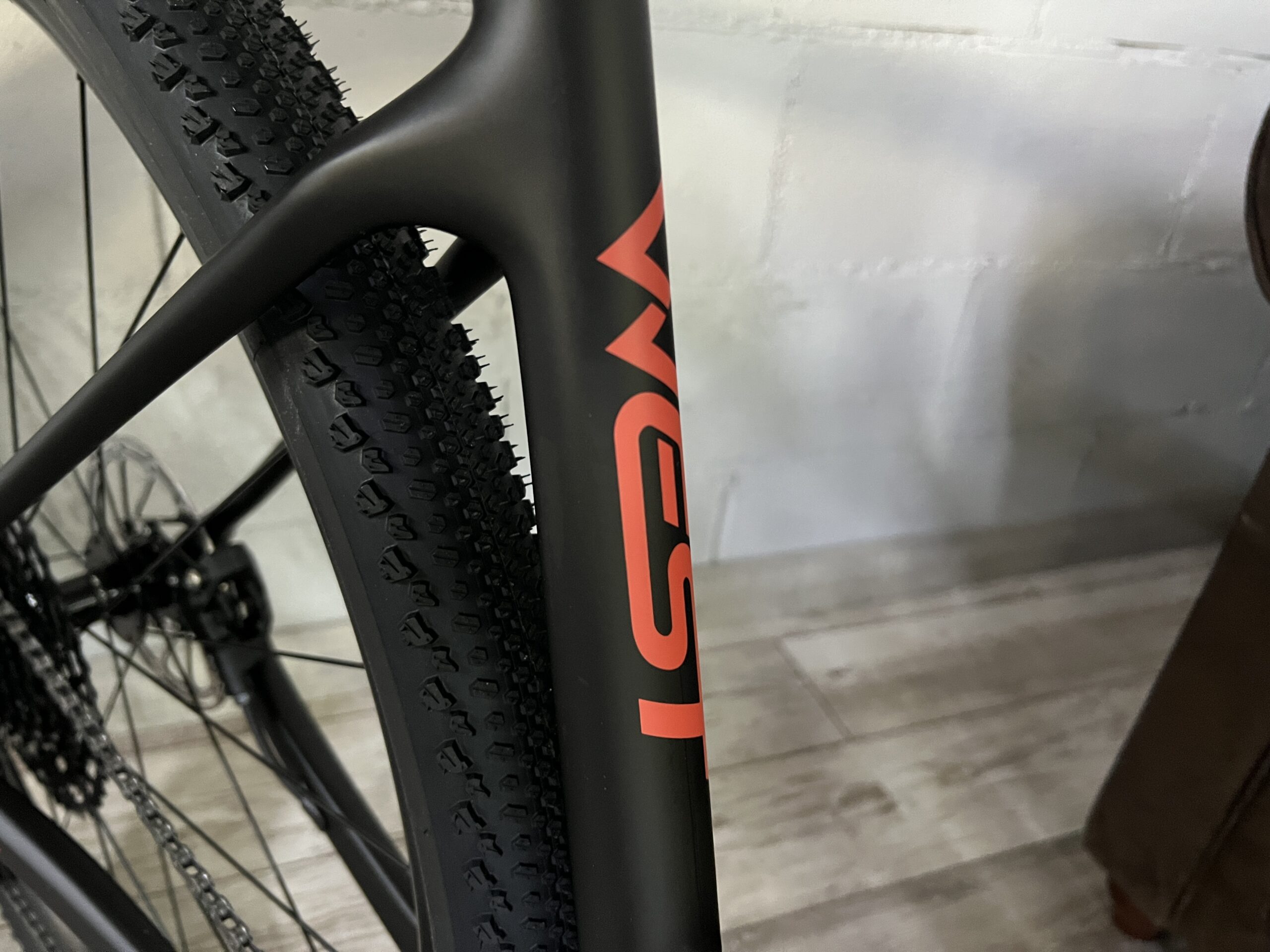 MEGAMO WEST 10 CARBON 2027 - Imagen 20