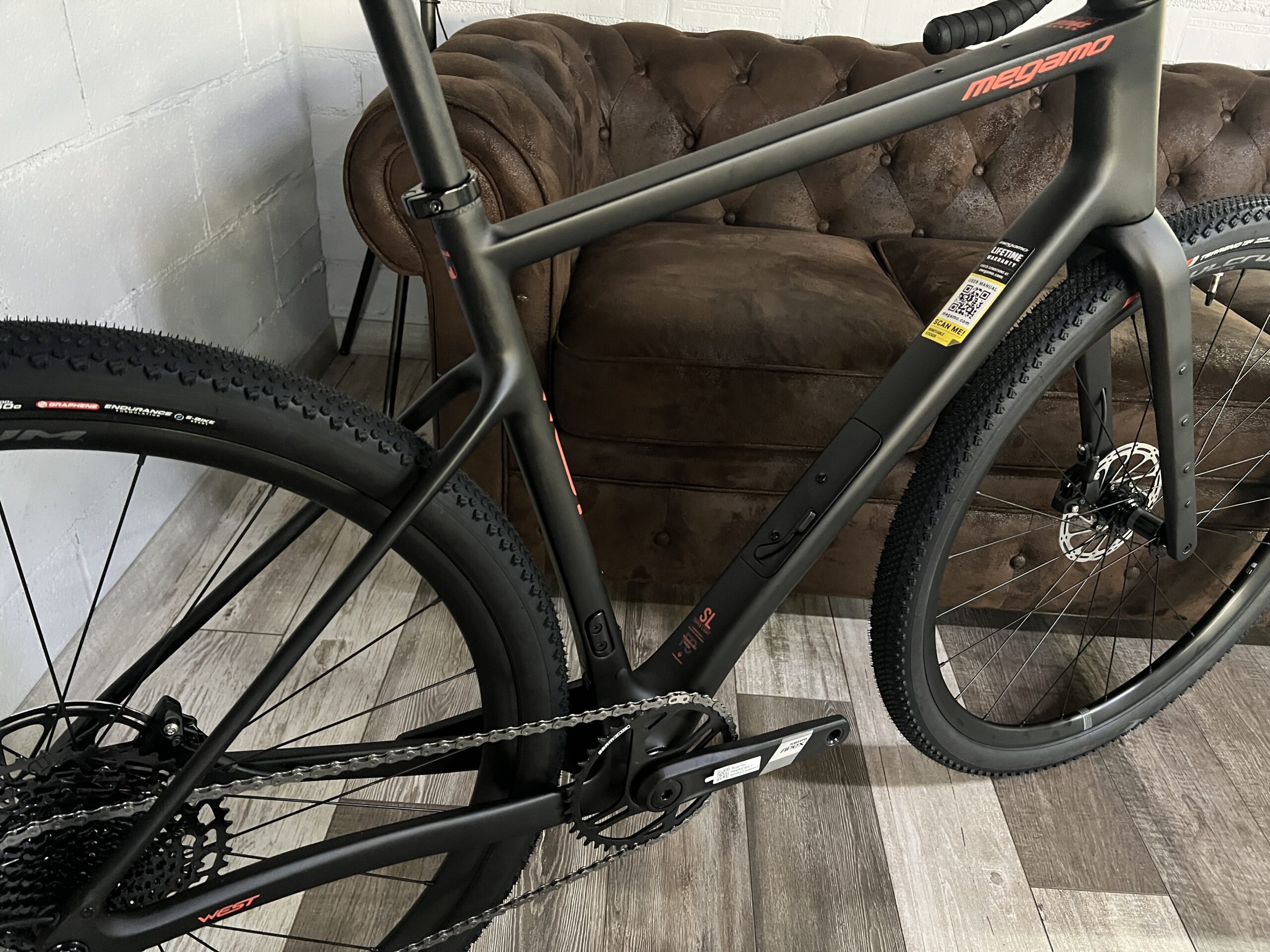 MEGAMO WEST 10 CARBON 2027 - Imagen 12