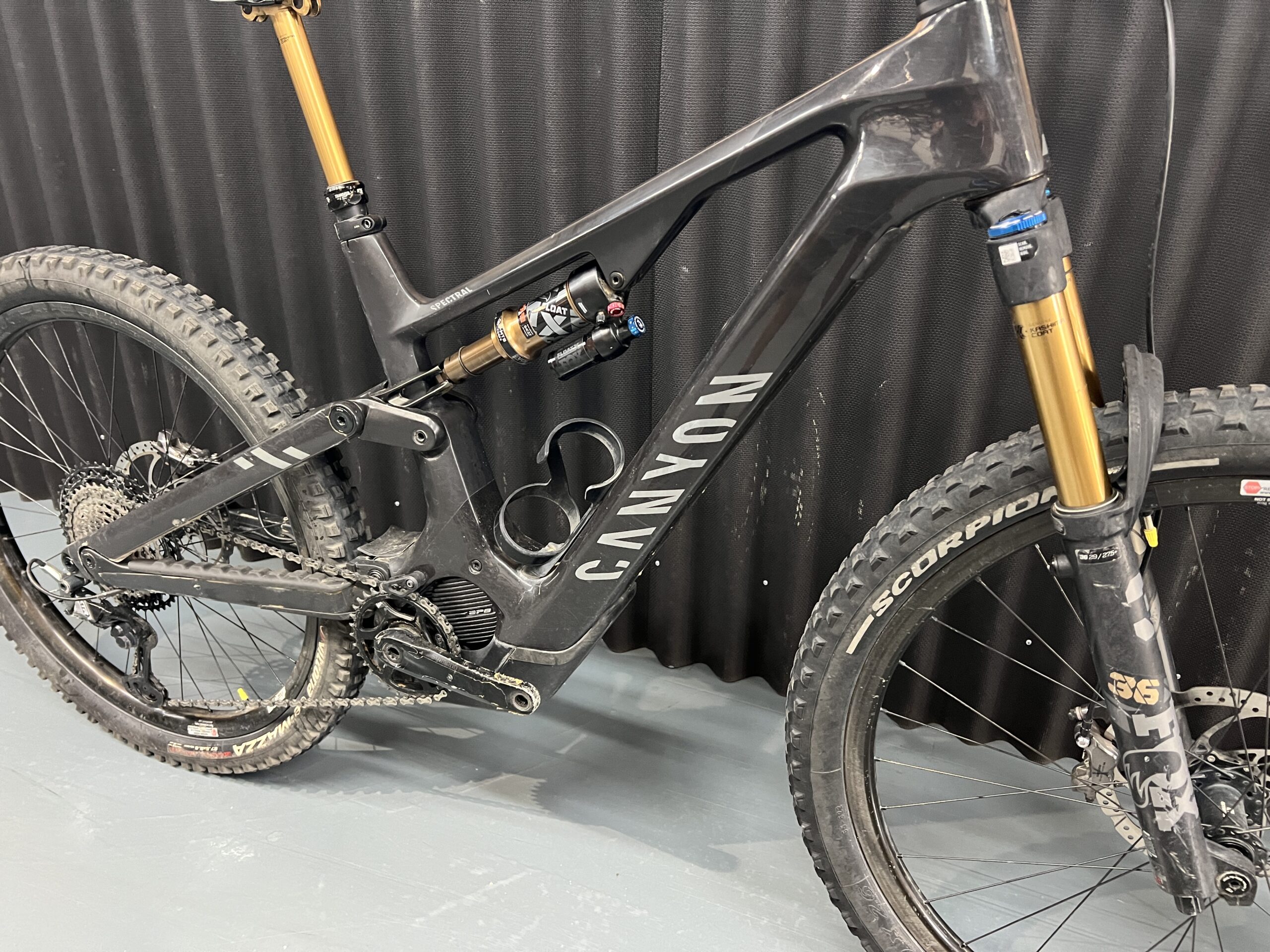 CANYON SPECTRAL ON CFR CARBON 13105Km - Imagen 16