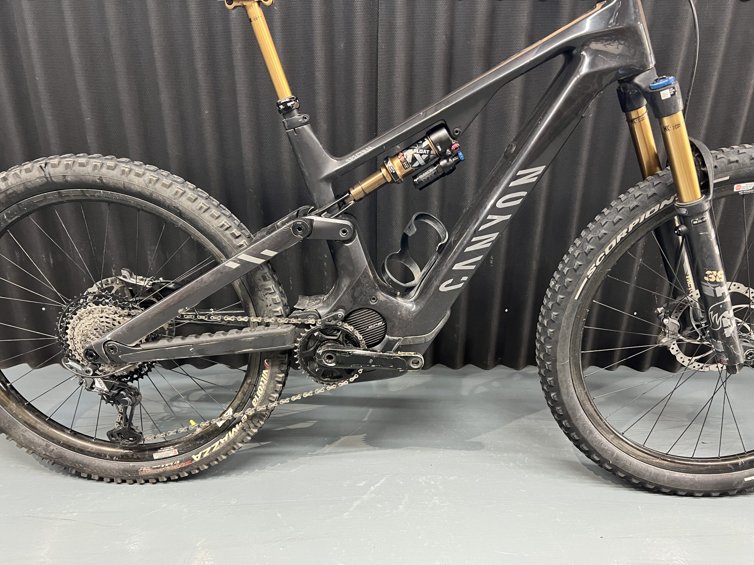 CANYON SPECTRAL ON CFR CARBON 13105Km - Imagen 18