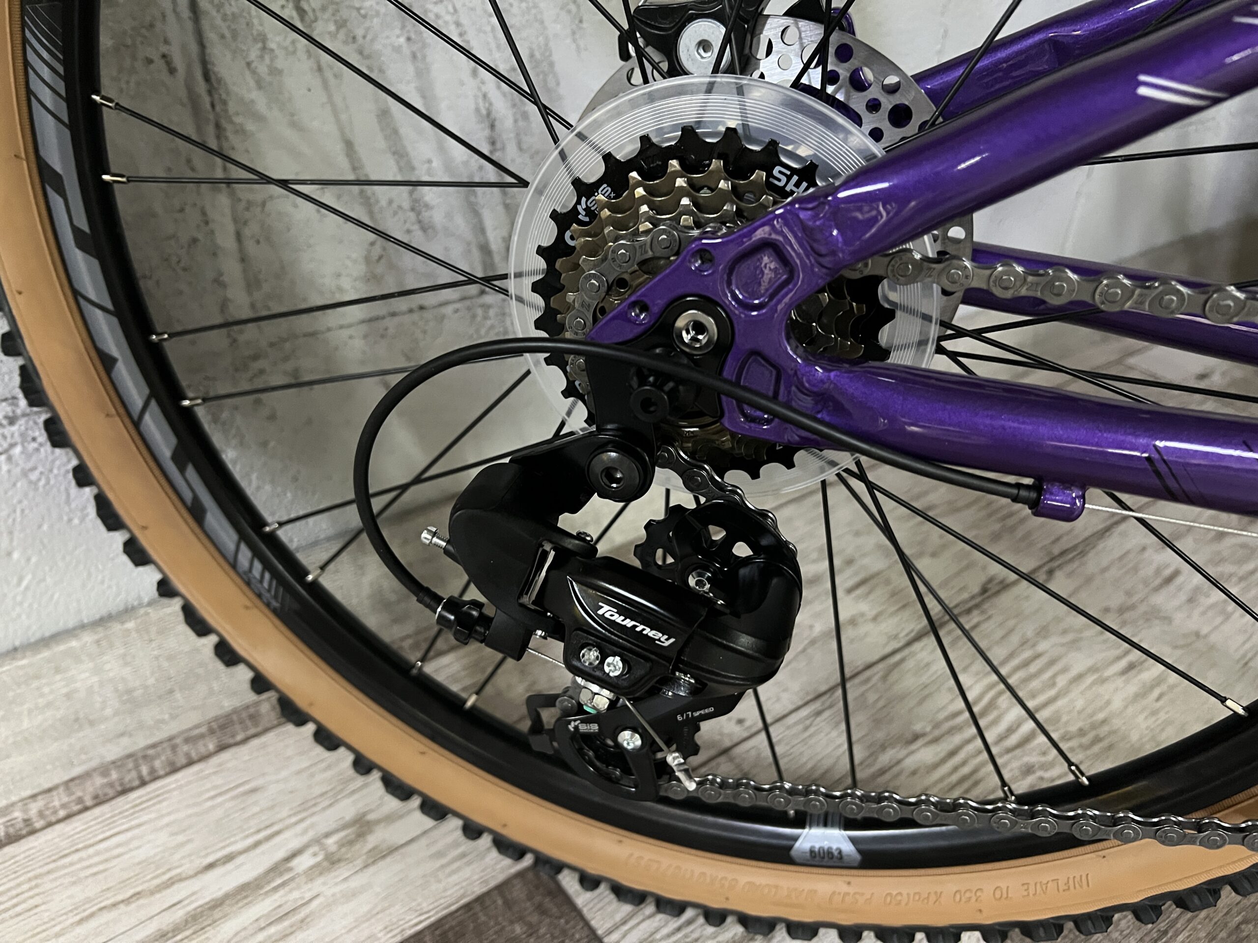MEGAMO KU4 24" - Imagen 14