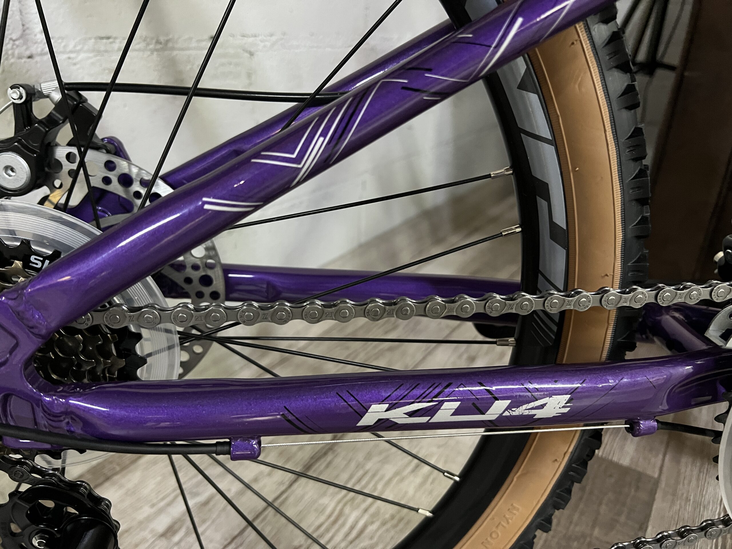 MEGAMO KU4 24" - Imagen 15