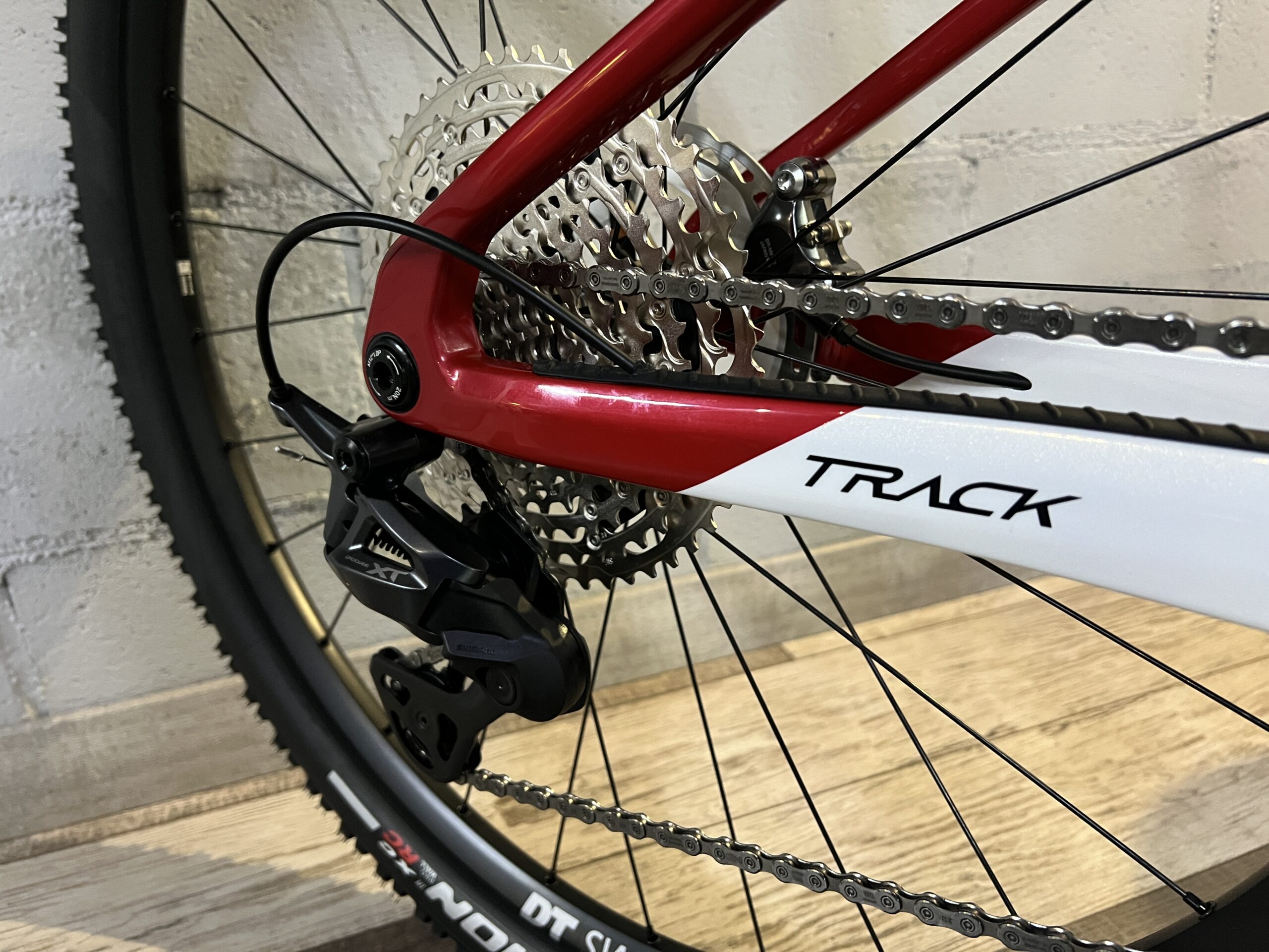 MEGANO TRACK 08 2027 - Imagen 16